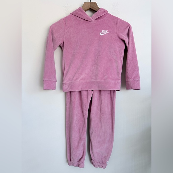 Nike Velour Sweatsuit Girls Pink Hoodie Jogger Pants Set 6X - Picture 1 of 8